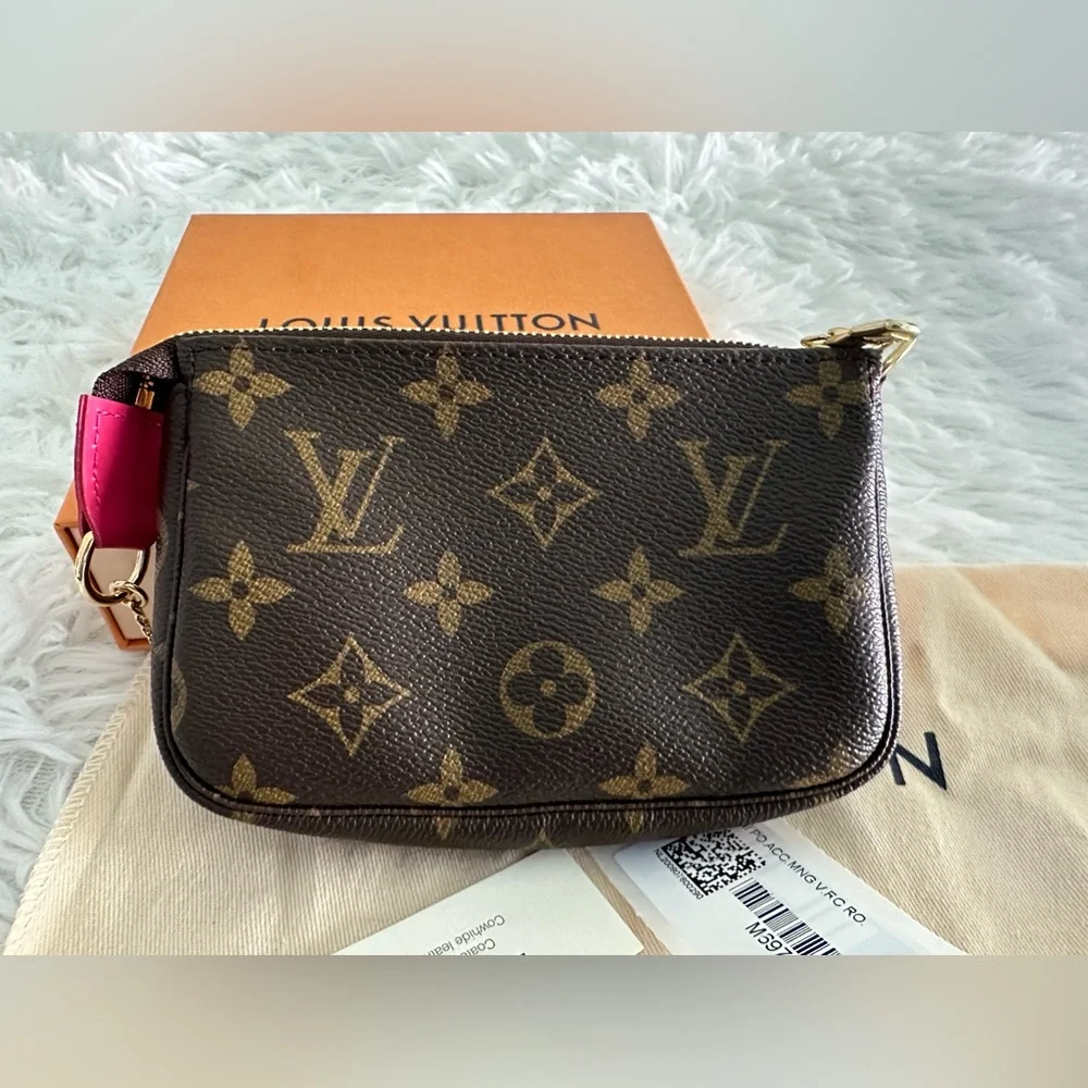 Louis Vuitton Monogram Illustre LE Vivienne‎ Roller Coaster Mini Pochette Bag